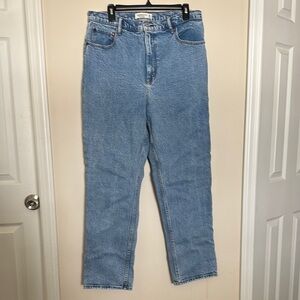 Abercrombie & Fitch 90s straight ultra high rise size 32/14R